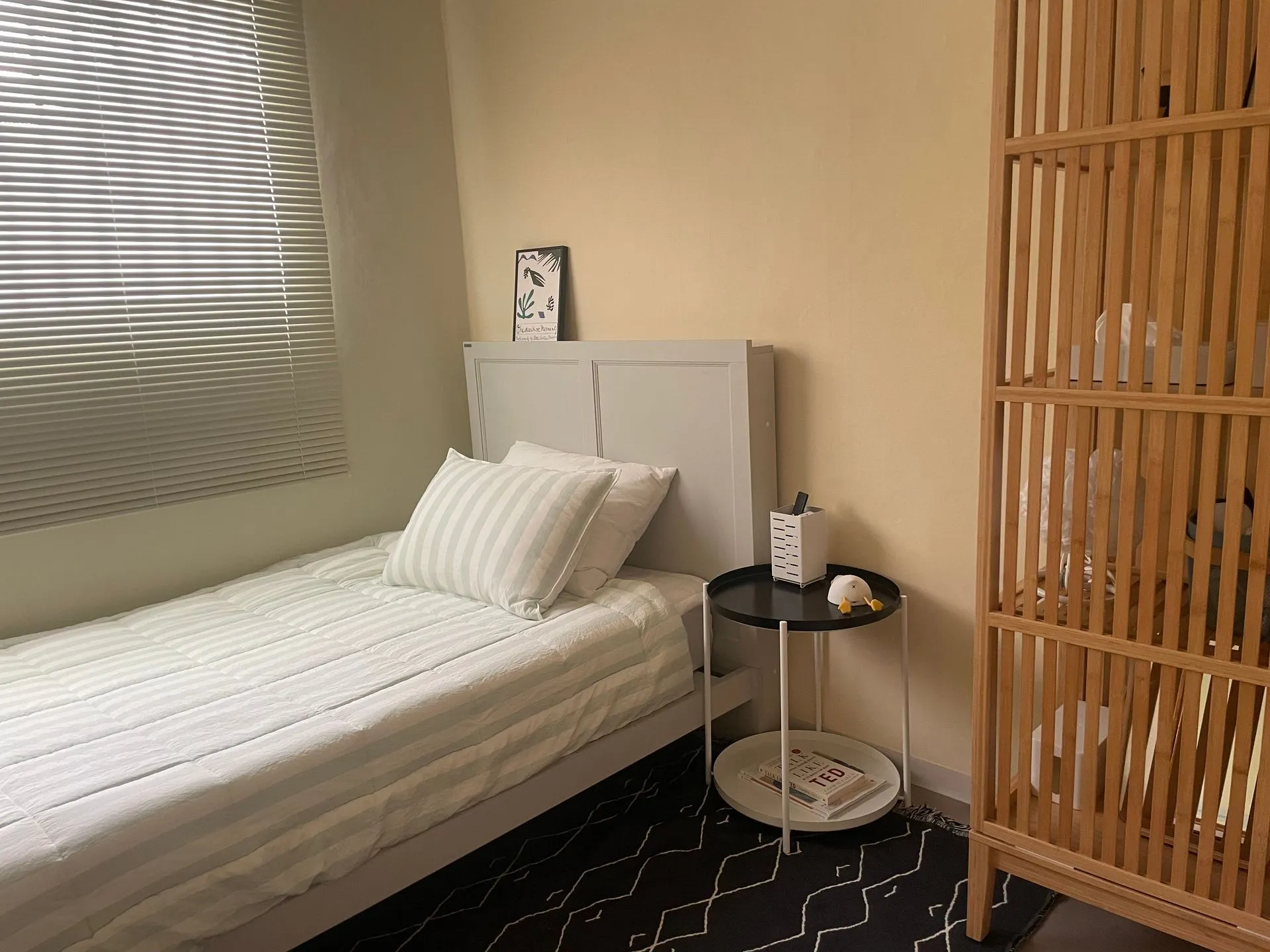 Sageun-dong Majang Station One-Bedroom House