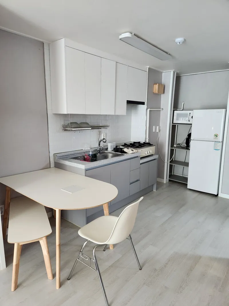[Seo-gu, Gwangju] Full-option mid-century 24-pyeong apartment in Hwajeong-dong 12