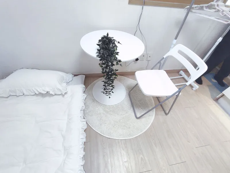 [Gwanak, Seoul] Sillim Station. Danggok Station. 8 min walk. Room 105. Semi-basement 14