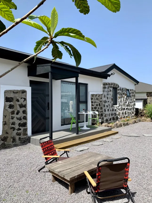 [Aewol, Jeju] Jeju's representative mountain peak front view, private jacuzzi, Insta-worthy accommodation 235