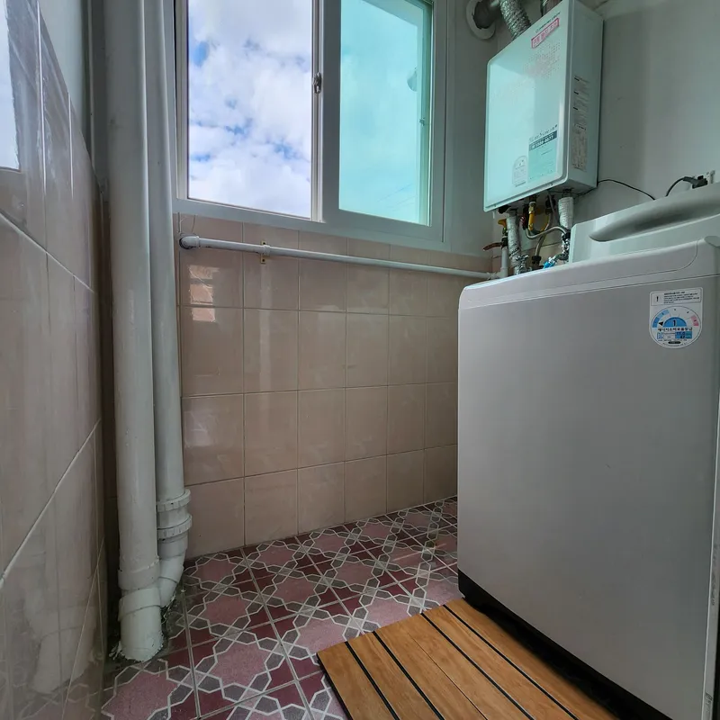 [Pohang] 5 minutes walk from Yeongildae Beach White Tone One Room #2nd Floor 3 6