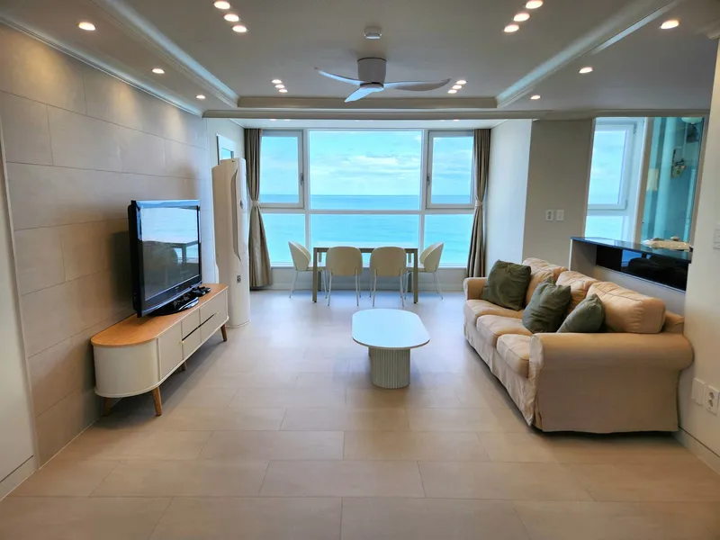 [Goseong] Unrivaled panoramic ocean view #Korea's only private beach apartment 11