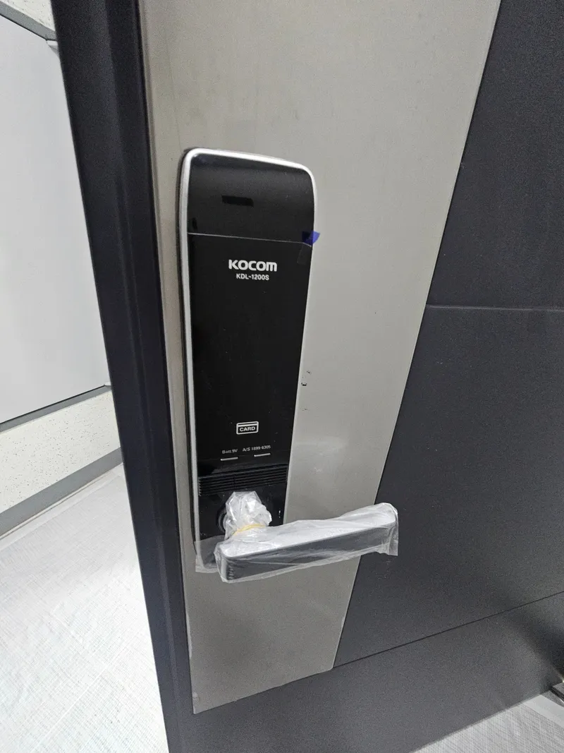 [Ansan] 28th floor officetel with ocean view bedroom on Banwol Island 41