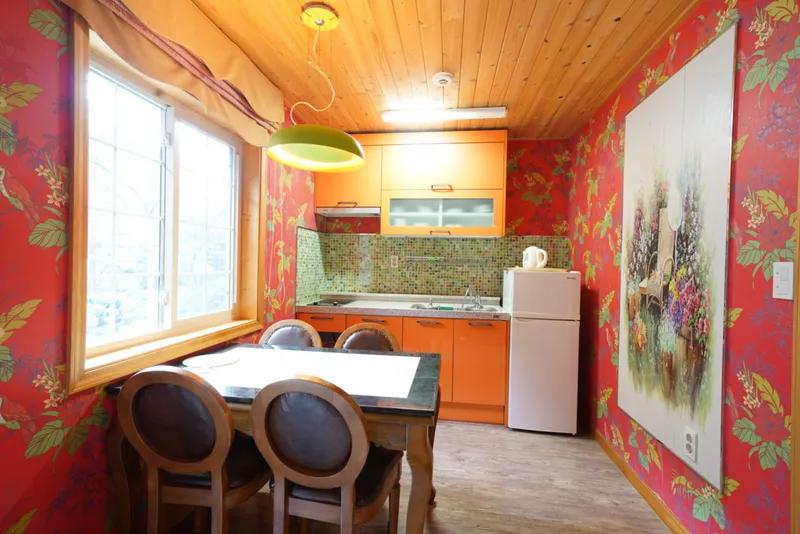 [Yangyang] Pension with a stream flowing in Micheongol Natural Recreation Forest #Rose Night 2