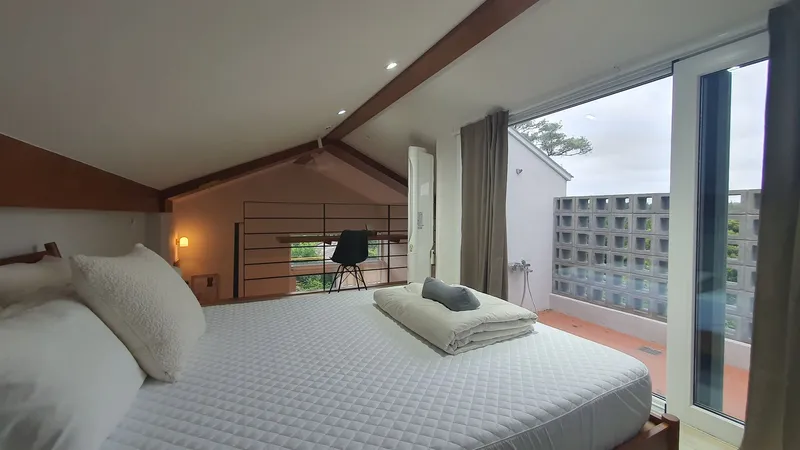 [Jocheon, Jeju] Fantastic sunset outside the window of Seonheul Jungsangan duplex pension 27