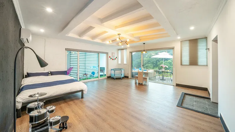 [Gapyeong] Dog-friendly pension with private terrace and private pool #Cream2 3