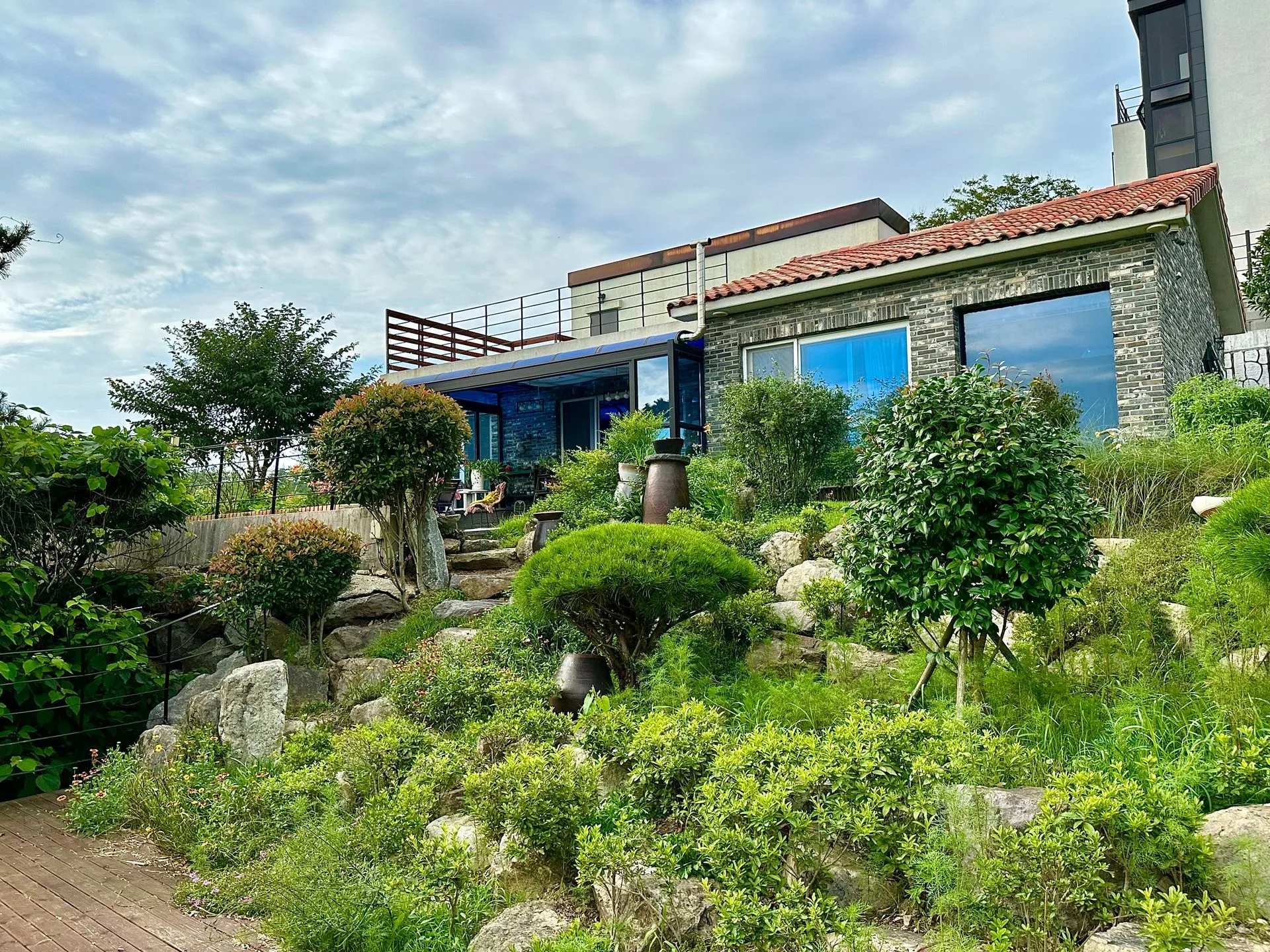 One-Bedroom in Jeonnam — 116m², sleeps 4, 2 baths