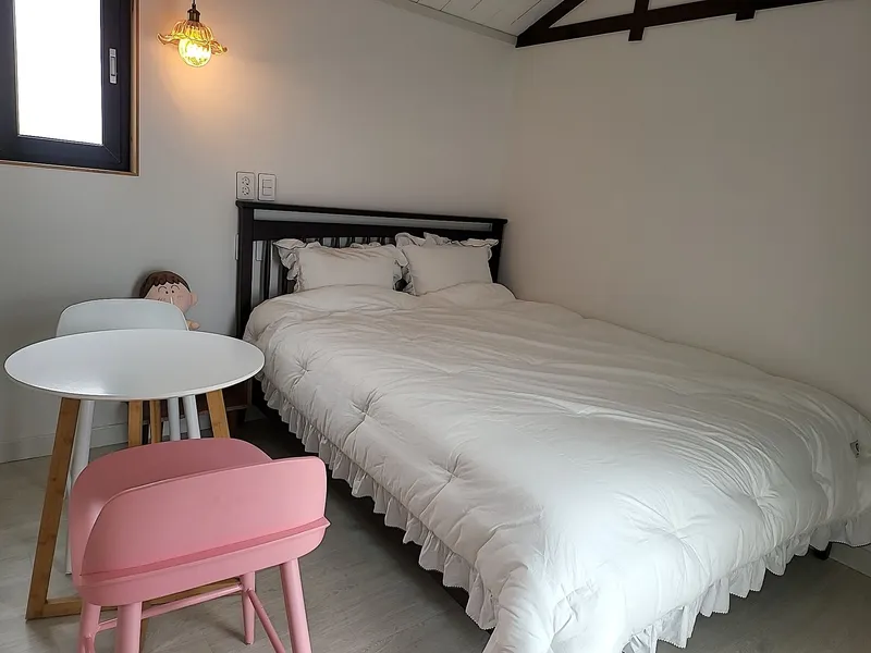 [Andeok, Seogwipo] One-room couple room B with ocean view and yard and stone wall 2