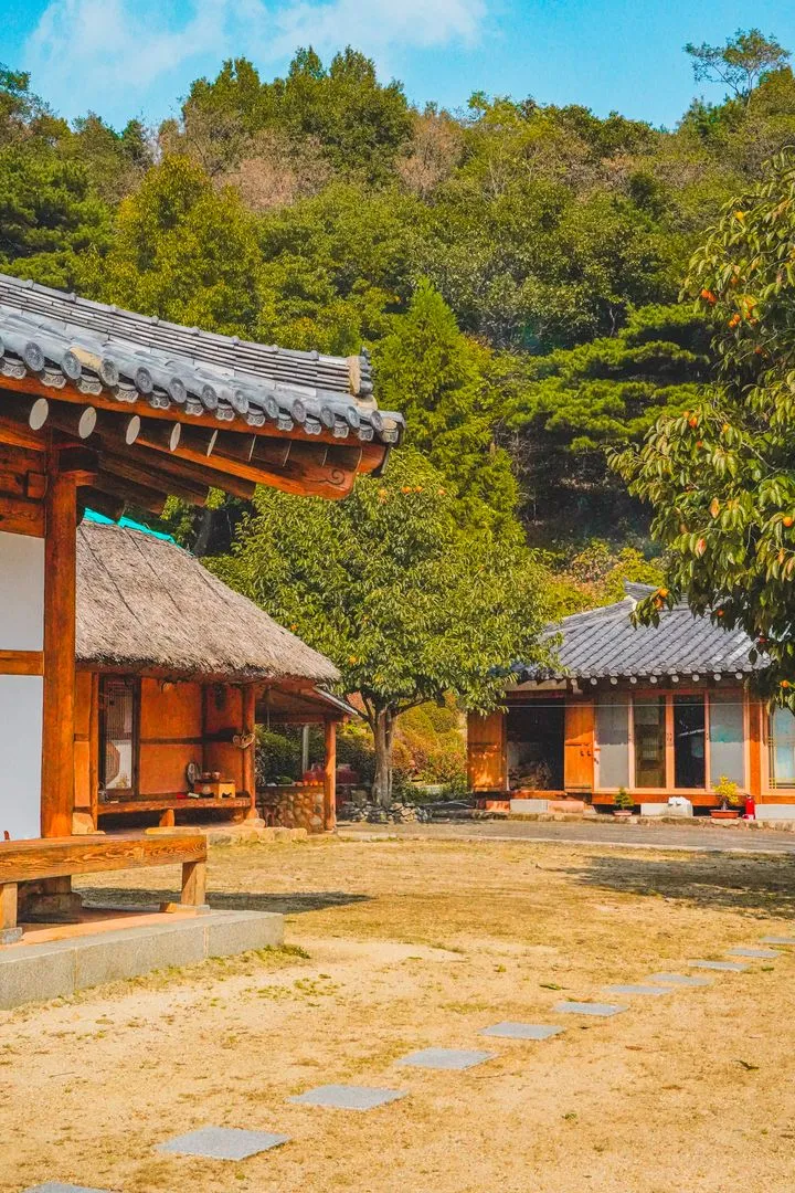 [Ulju, Ulsan] A detached Hanok with a mountain view, lawn, and private tea room 6