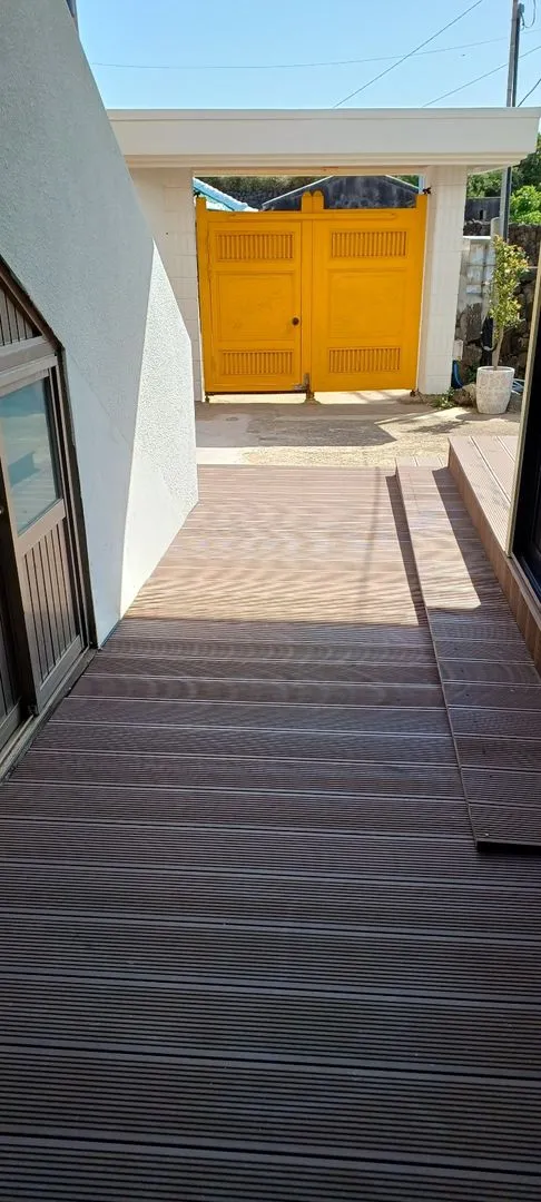 [제주 구좌] 평대 해변이 120미터, 돌담이 정겨운 마을안 신축 농가주택 B동 43