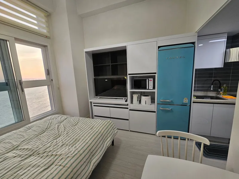 [Ansan] 28th floor officetel with ocean view bedroom on Banwol Island 33