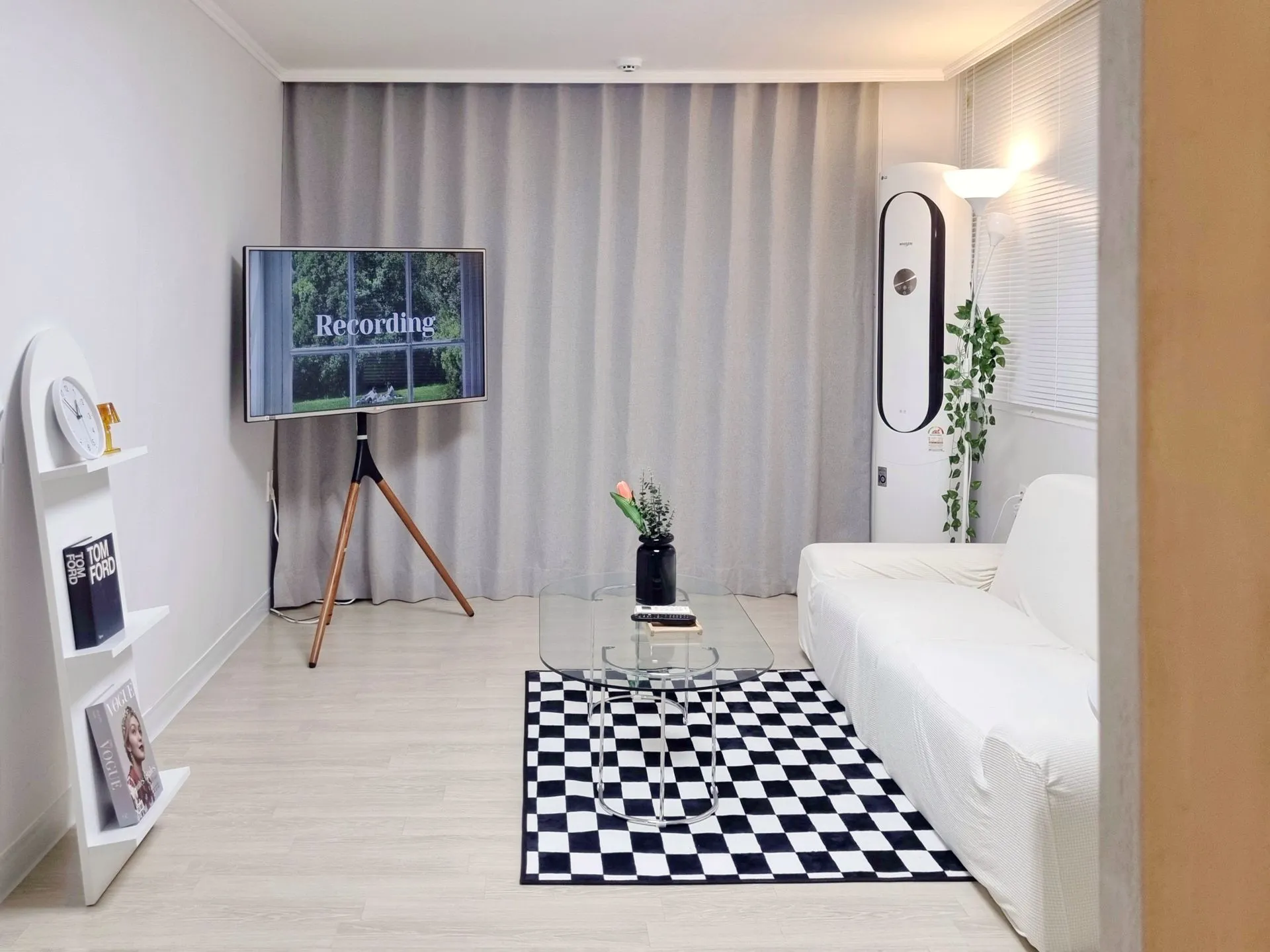 Toseong-dong Two-Bedroom House