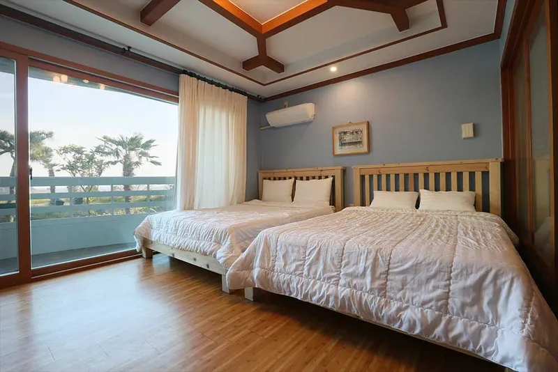 [Beophwan-dong, Seogwipo] Junior Suite A, a pension with a view of the ocean right next to the World Cup Stadium 6