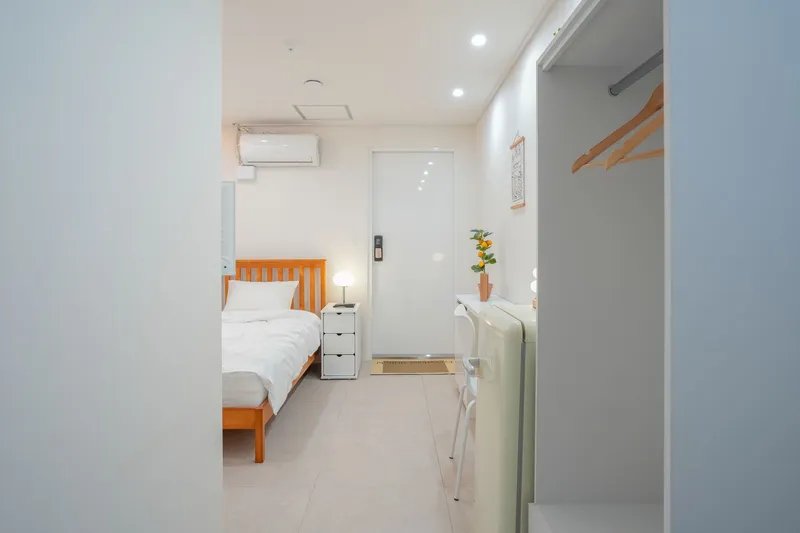 [Jung-gu, Seoul] Newly built, clean apartment near Myeongdong Station, 5-minute walk, station-area, fully furnished 304 3