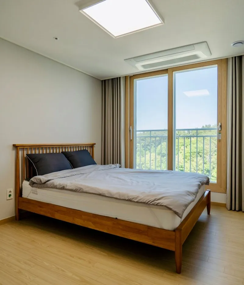 [Gangneung] New Ocean View Apartment, 34 Pyeong, Fully Furnished Three-Room, 8th Floor / 5-Minute Walk to the Sea 3