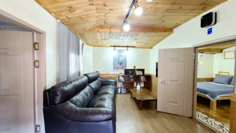 [Gujwa, Jeju] A charming Jeju stone wall house that retains the structure of an old Jeju house 3