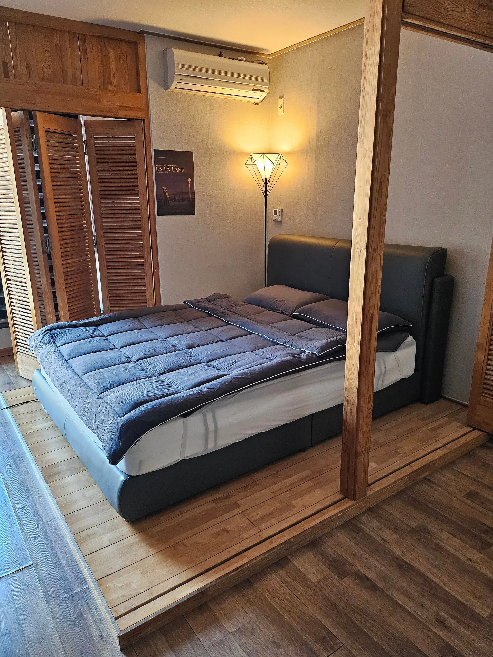 Yongam-dong One-Bedroom Efficiency Apartment