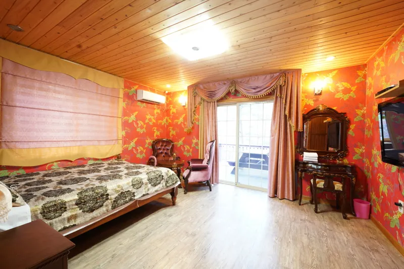 [Yangyang] Pension with a stream flowing in Micheongol Natural Recreation Forest #Rose Night 3