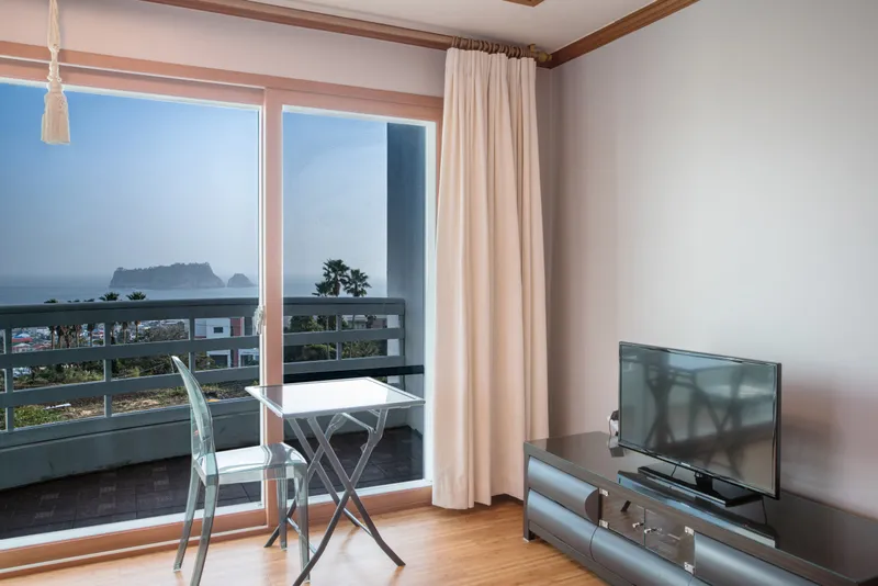 [Beophwan-dong, Seogwipo] Junior Suite A, a pension with a view of the ocean right next to the World Cup Stadium 8