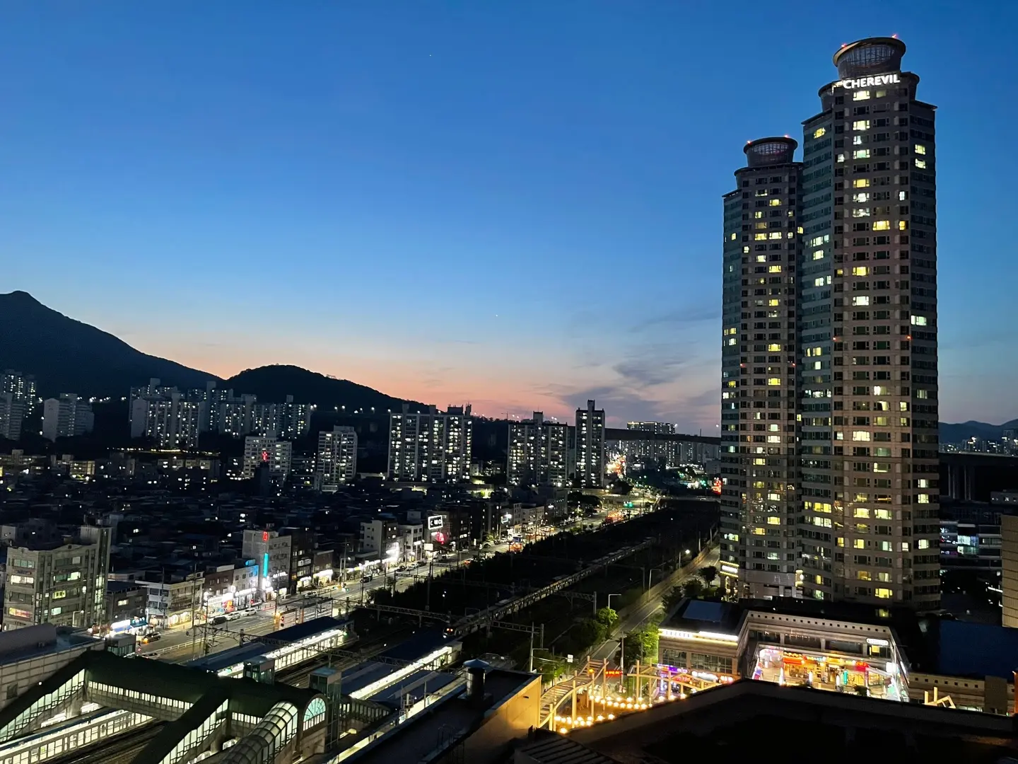Gunpo/Anyang walkable & workation Serviced apartment 1BR & sleeps 2 Geumjeong Station/Sanbon/Beomgye High-end Special Price Cover Photo
