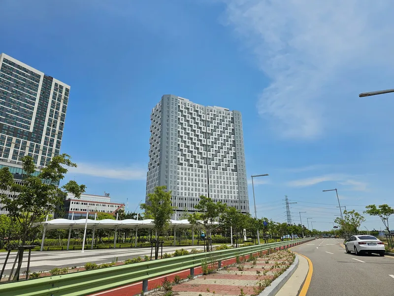 [Ansan] 28th floor officetel with ocean view bedroom on Banwol Island 47