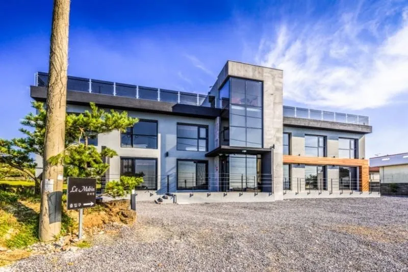 [Jocheon, Jeju] Jeju Island's best value for money, emotional pension with a large garden #MarvinA 8