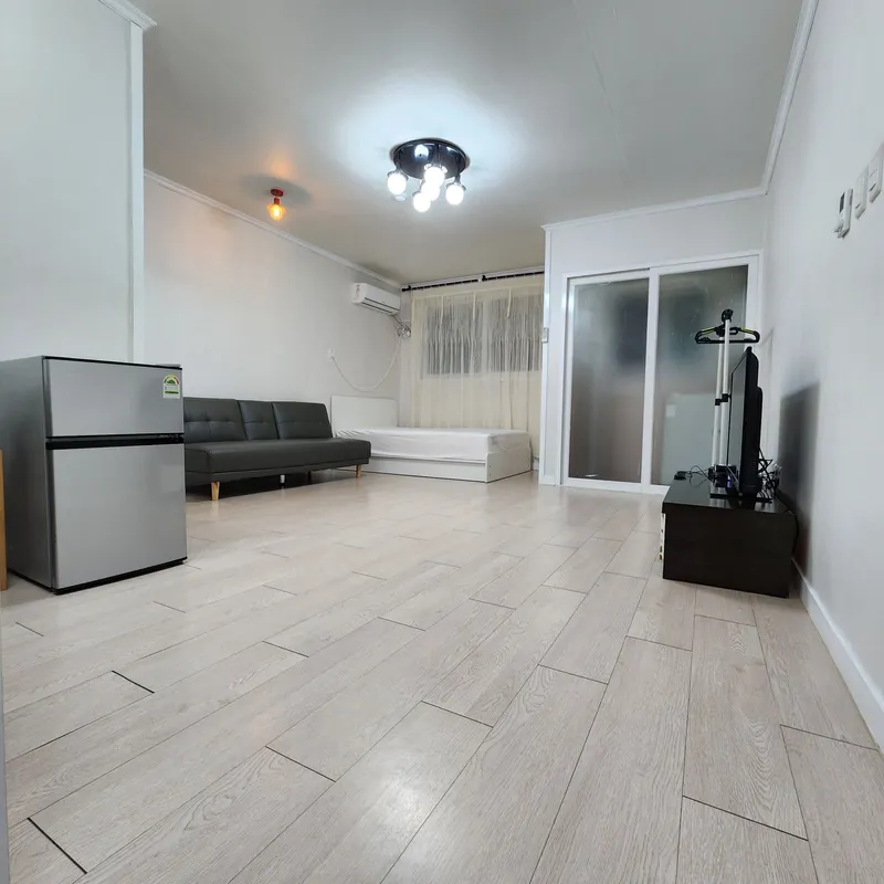 [Pohang] 5 minutes walk from Yeongildae Beach White Tone One Room #2nd Floor 3 4