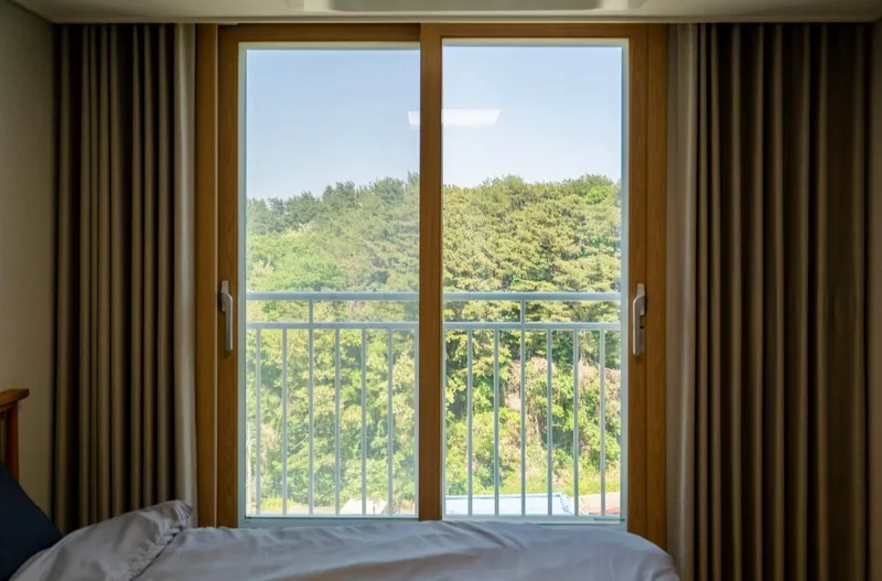 [Gangneung] New Ocean View Apartment, 34 Pyeong, Fully Furnished Three-Room, 8th Floor / 5-Minute Walk to the Sea 4