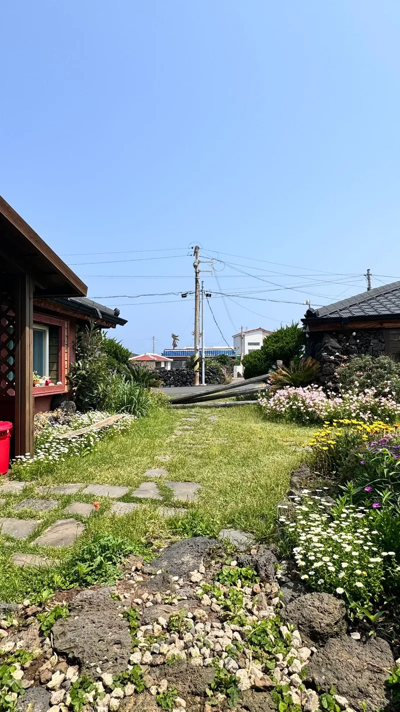 [Hangyeong, Jeju][Jeju Panpo] In front of Panpo Port, a quiet and pretty traditional stone house (Sarangchae, Dokchae) 23
