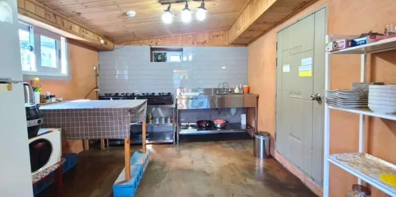 [Gujwa, Jeju] A charming Jeju stone wall house that retains the structure of an old Jeju house 13