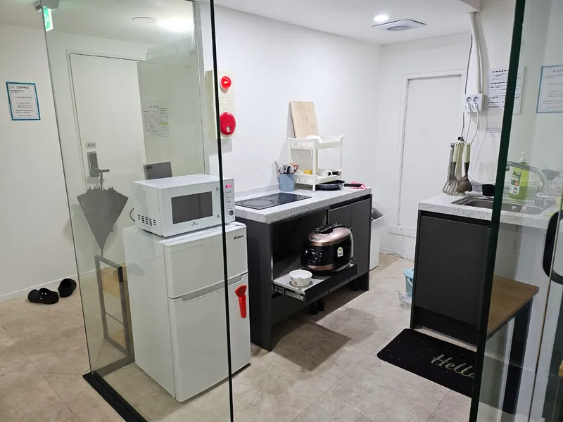 [Seodaemun, Seoul] Shinchon Station / Ewha Station / White Tone / Free Dryer / Remodeled One Room Tel 10