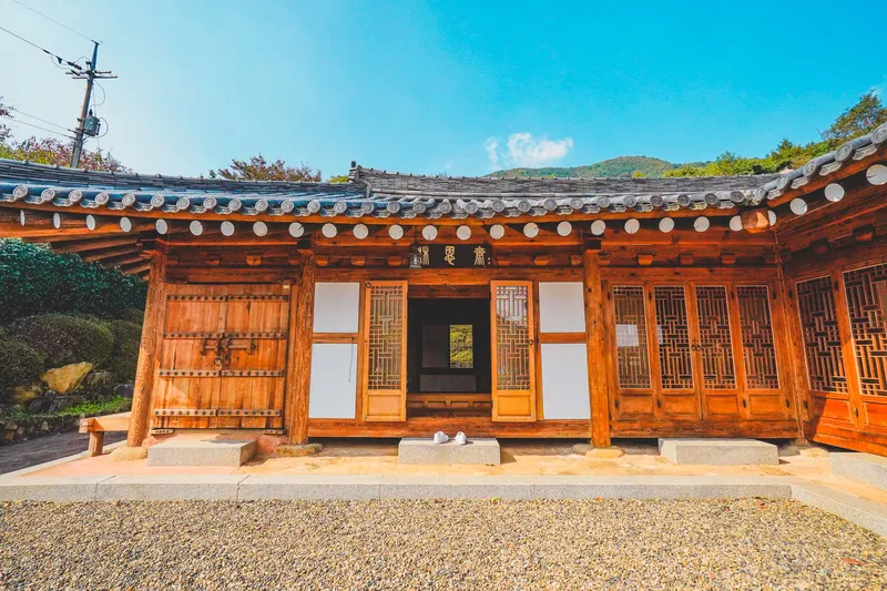 [Ulju, Ulsan] A detached Hanok with a mountain view, lawn, and private tea room 13