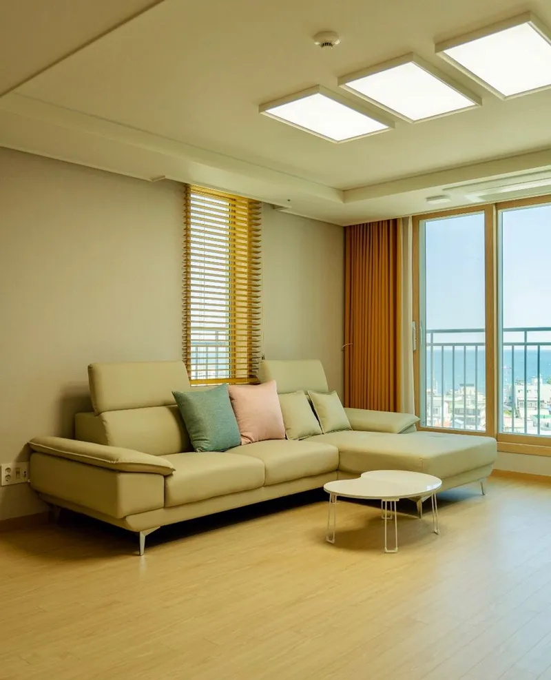 [Gangneung] New Ocean View Apartment, 34 Pyeong, Fully Furnished Three-Room, 8th Floor / 5-Minute Walk to the Sea 11