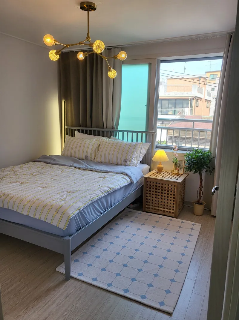 [Songpa, Seoul] 2 minutes walk from Songpanaru Station on Line 9, very close to the station 13