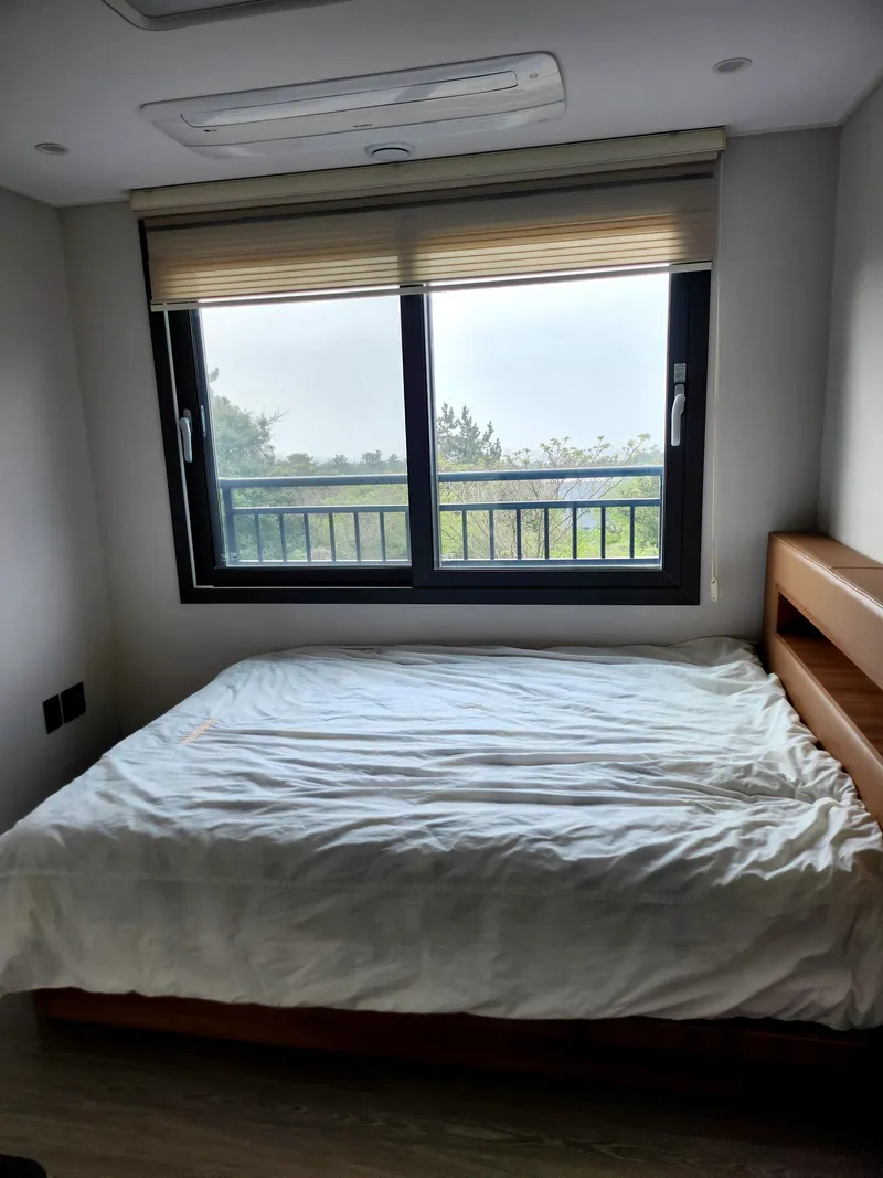 [Ara 1-dong, Jeju] 3 newly built, fully-furnished, stylish apartment with a view of the distant sea and forest area 7