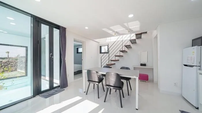 [Daejeong, Seogwipo] Pet-friendly Private Pool Villa, Duplex Two-Room Detached House #TypeB 23