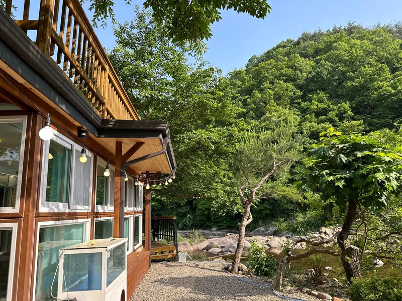 [경남 산청] 지리산 청정계곡 바로 앞 프라이빗한 독채 16