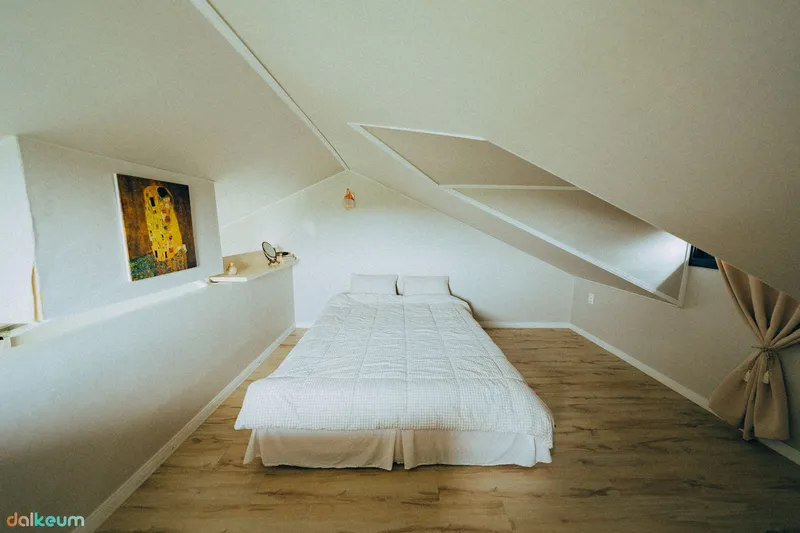 [Jocheon, Jeju] 13-pyeong duplex one-room stay #Tangerine field view #Natural room (utilities included) 33