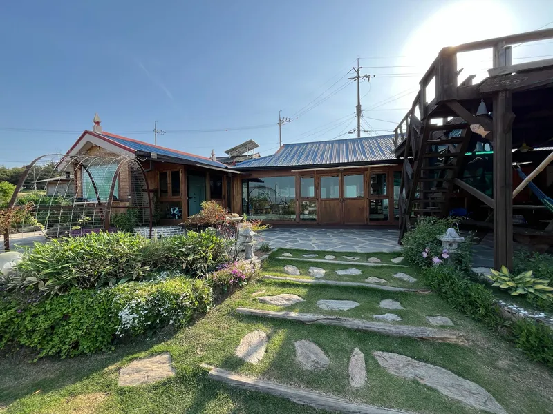 [Buyeo] Pond view farm stay where you can experience the countryside 2