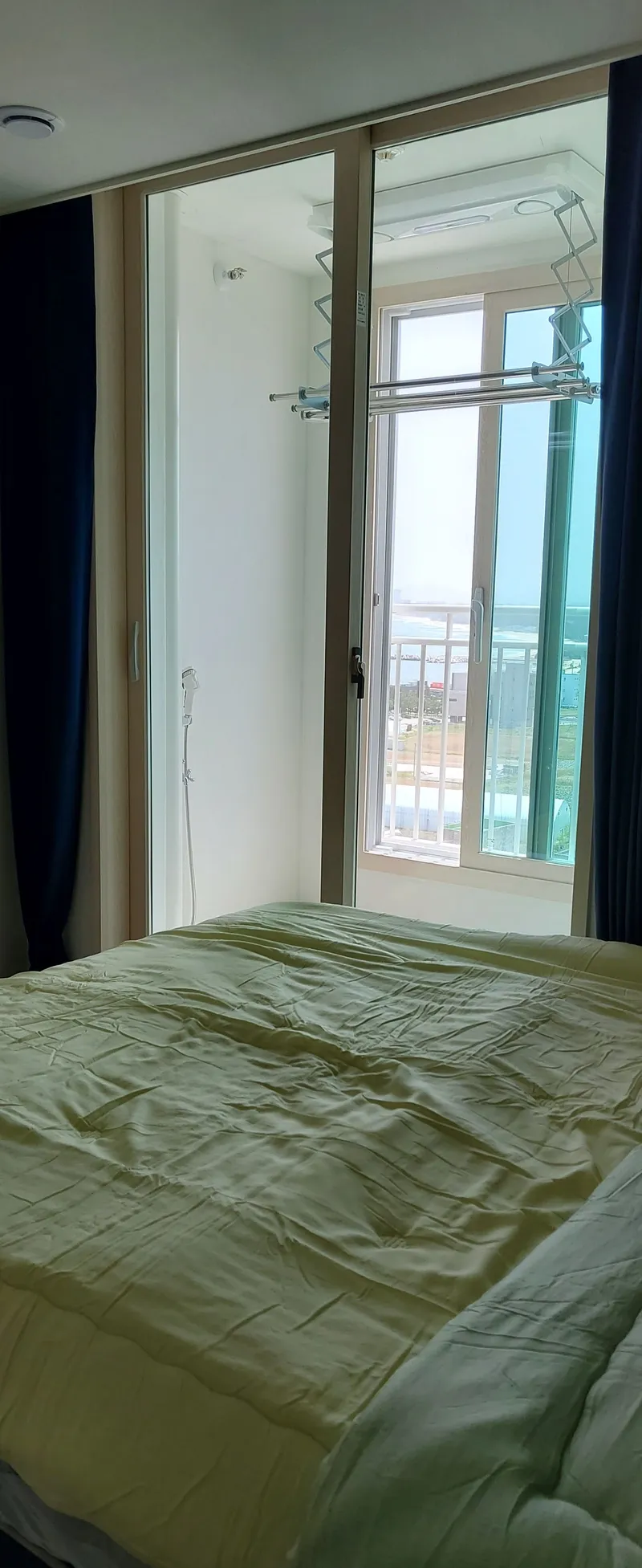 [Gangneung][Changhyedong in Gangneung] 3 minutes from Sacheonjin Beach, Gyeongpo Ocean View, Daegwallyeong Windmill View. 3 rooms, newly built, 12th floor, A 2