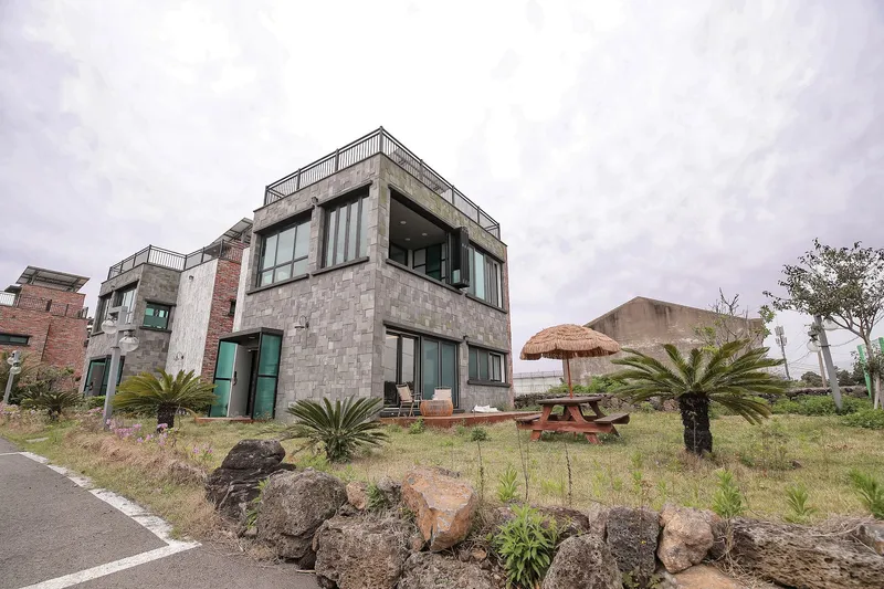 [Namwon, Seogwipo] Seogwipo Namwon Pyeoseon Sea 10 minutes Dog-friendly independent pool villa 21