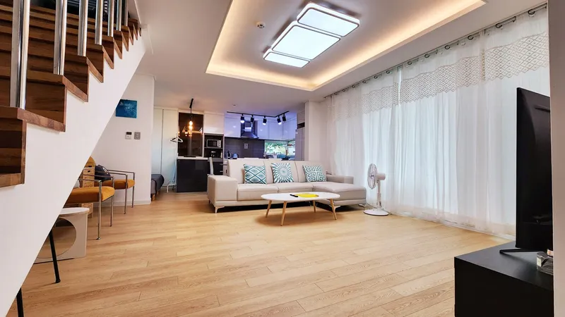 [Hallim, Jeju] 5 minutes by car from Hyeopjae, Geumneung, and Biyangdo, a two-story, stone-walled townhouse 69