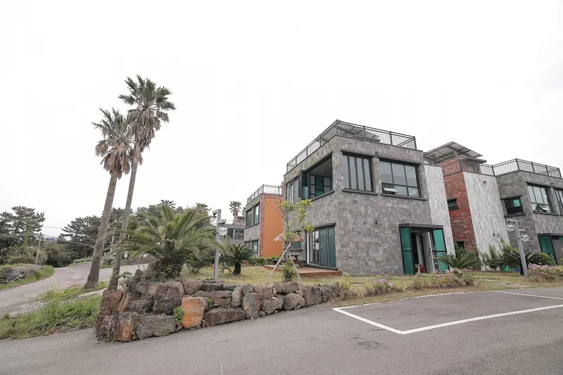 [Namwon, Seogwipo] Seogwipo Namwon Pyeoseon Sea 10 minutes Dog-friendly independent pool villa 20