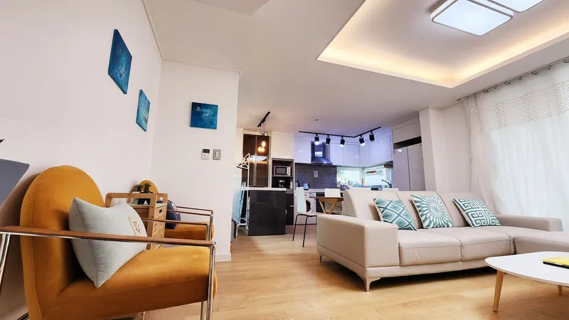 [Hallim, Jeju] 5 minutes by car from Hyeopjae, Geumneung, and Biyangdo, a two-story, stone-walled townhouse 63