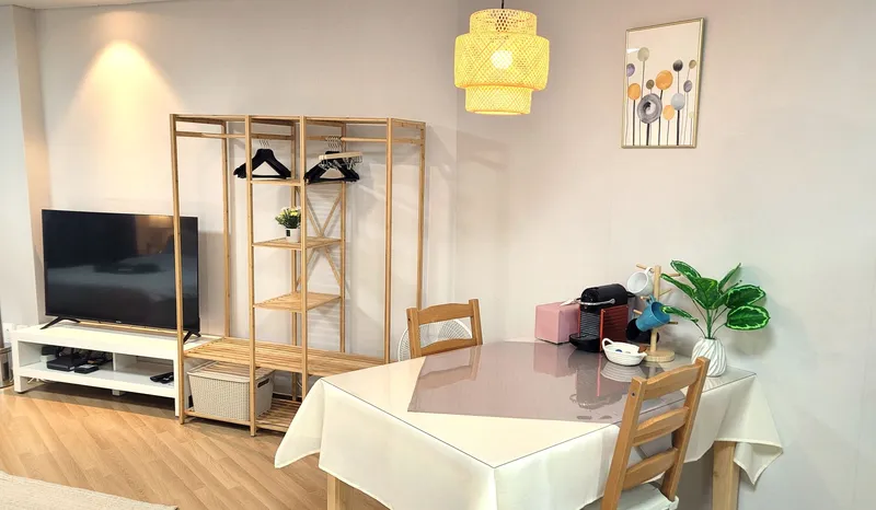 [Gangnam, Seoul] Right in front of Daecheong Station on Line 3 #Samsung Hospital #Daechi-dong Academy Street #Setec 3