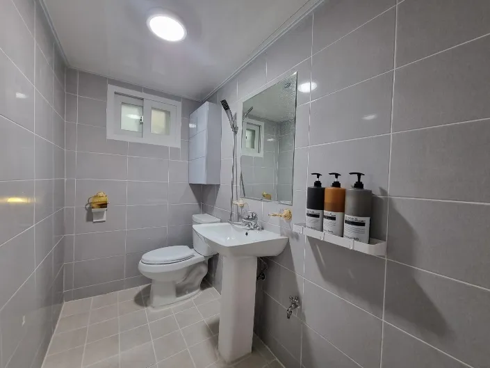 [Yongsan, Seoul] Fully-optioned three-room 24 (2 rooms, living room) 8