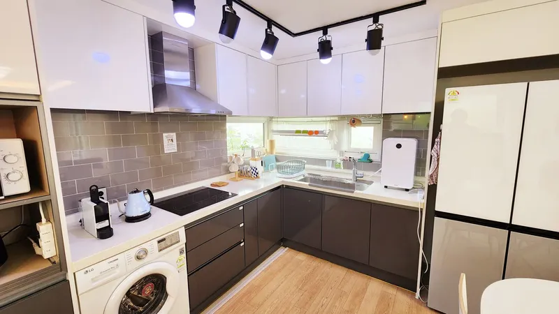[Hallim, Jeju] 5 minutes by car from Hyeopjae, Geumneung, and Biyangdo, a two-story, stone-walled townhouse 84
