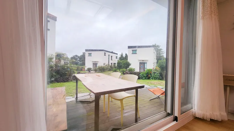 [Hallim, Jeju] 5 minutes by car from Hyeopjae, Geumneung, and Biyangdo, a two-story, stone-walled townhouse 85
