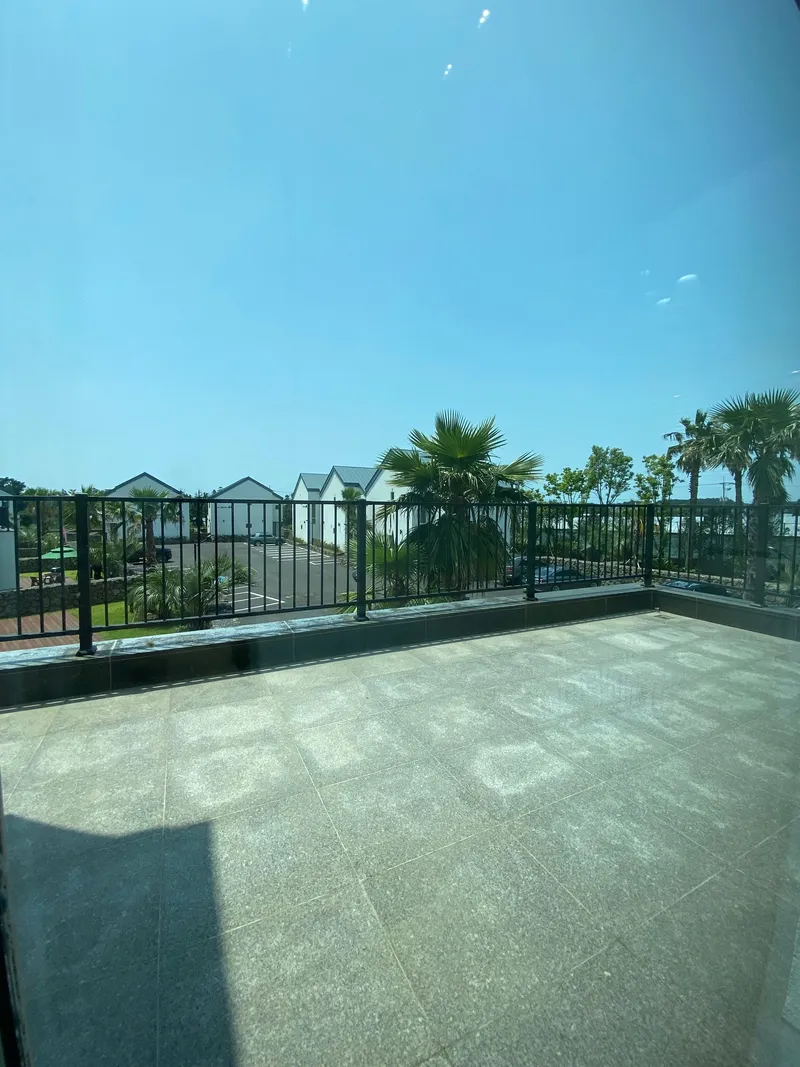 [Namwon, Seogwipo] 43-pyeong Jeju private pension C3 Opera Garden Family happiness space 17