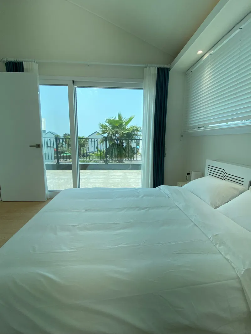 [Namwon, Seogwipo] 43-pyeong Jeju private pension C3 Opera Garden Family happiness space 19